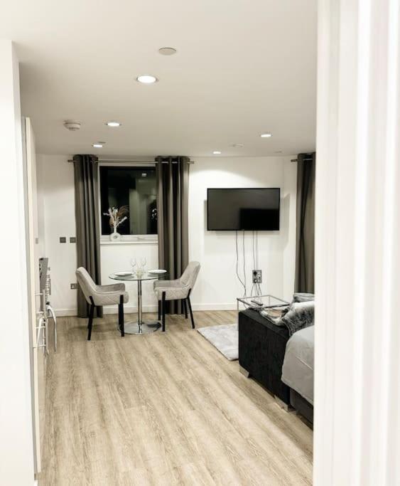 Mediacity Studio Apartment Salford-Quays Манчестър Екстериор снимка