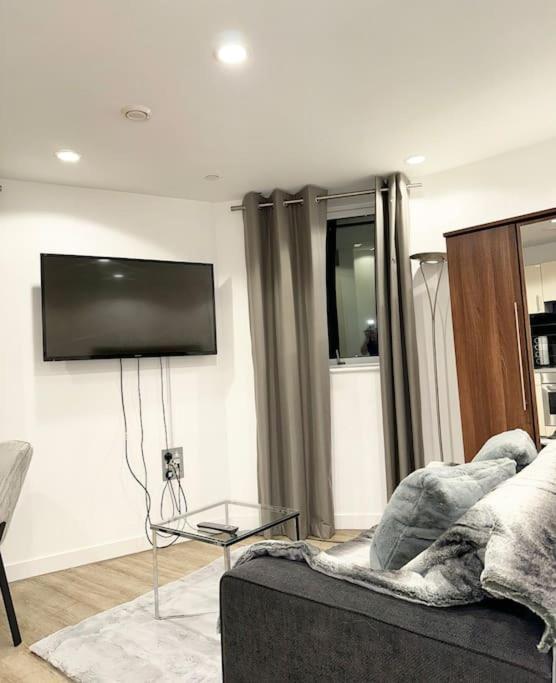Mediacity Studio Apartment Salford-Quays Манчестър Екстериор снимка