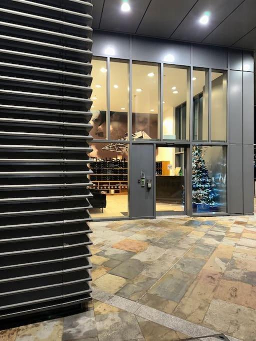 Mediacity Studio Apartment Salford-Quays Манчестър Екстериор снимка