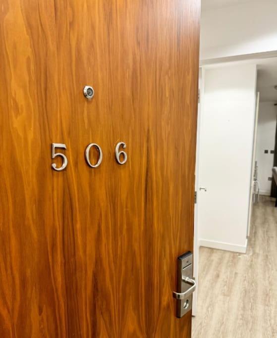 Mediacity Studio Apartment Salford-Quays Манчестър Екстериор снимка