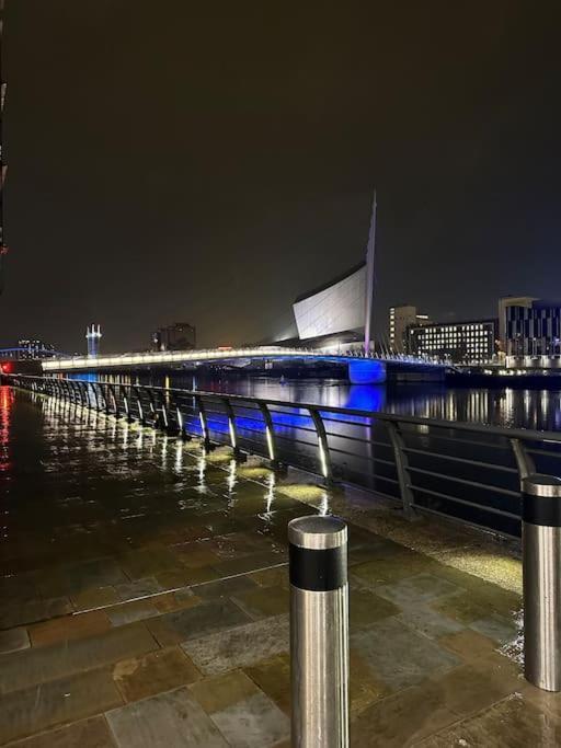 Mediacity Studio Apartment Salford-Quays Манчестър Екстериор снимка